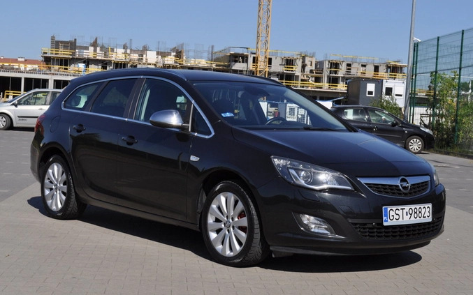 Opel Astra cena 29900 przebieg: 215000, rok produkcji 2012 z Nysa małe 277